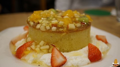 【特別編】パホケ会27<速報01>厚焼きパンケーキタワー登場♪うまうまパンケーキ!元町1丁目カフェ(大阪/なんば)パンケーキマン